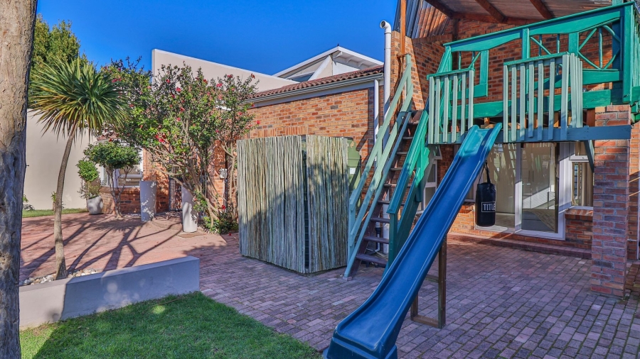 3 Bedroom Property for Sale in Westcliff Western Cape